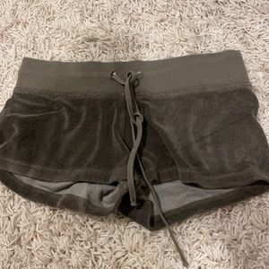 Hard tail shorts